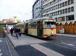 Ein DUEWAG-GT8 der Rheinbahn als Zug der Linie 712 nach Volmerswerth auf dem Jan-Wellem-Platz in Dsseldorf am 11.