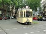 Aufbauwagen TW267 beim Dsseldorfer Hbf in der Strassenbahnparade zum Abschied des Betriebshoffes  Steinberg  (19.06.2011)