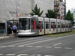 Straßenbahnlinie 709 nach Neuss Stadthalle/Museum an der Haltestelle Düsseldorf Berliner Allee.(16.07.2016)
