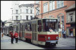 Tatra Straßenbahn Wagen 485 der EVAG ist hier am 10.9.1994 in der Bahnhofstraße in Erfurt unterwegs.