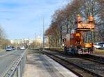EVAG MAN Hilton Zweiwege-Oberleitungsmontagefahrzeug am 26.02.206 an der Haltestelle Warschauer Str.