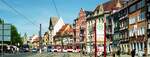 EVAG Erfurt__KT4D in zweifarbiger Doppeltraktion auf Linie 5 biegen vom Domplatz in die Altstadt ein.__04-2000