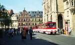 VAG Erfurt__ KT4-D in 3-fach-Traktion mit Tw 476 [1982; +2005] am Ende, auf Linie 3 vor dem Rathaus biegt vom Fischmarkt in die Marktstra�e ein.__04-2000