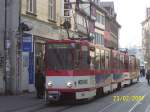 Kt4D-M 528 der Erfurter Verkehrsbetriebe (EVAG) unterwegs auf der Strasse in Richtung Domplatz