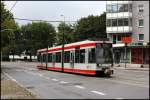 Ein Triebzug ist als 302 nach Bochum-Laer unterwegs.