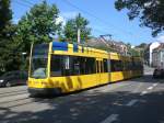 Essen: Straenbahnlinie 105 nach Frintrop Unterstrae an der Haltestelle Berghausen Oststrae.(3.7.2012)     