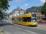 Essen: Straenbahnlinie 105 nach Frintrop Unterstrae am S-Bahnhof Essen Sd.(3.7.2012)
 
