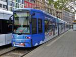 VGF Bombardier S-Wagen 235 (Knoppers Vollwerbung) und 2xx als Doppeltraktion am 21.10.17 in Frankfurt am Main Basler Platz