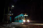 Am Abend des 11.2.2018 steht Wagen 039 der Verkehrsgesellschaft Frankfurt am Main als Linie 17 zum Rebstockbad an der Haltestelle Oberschweinstiege.