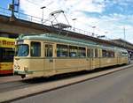 VGF Düwag O-Wagen 111 am 11.08.19 in Frankfurt Westbahnhof als Pendelverkehr zum Sommerfest des Straßenbahn Museums