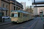 VGF Düwag O-Wagen 111 am 30.11.19 in Frankfurt Hbf Südseite 