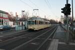 VGF Düwag O-Wagen 111 auf der Linie 18 am 22.12.21 in Frankfurt am Main Münzenberger Straße