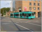 Das Licht der Abendsonne lag am 11.08.2007 optimal auf dem Brneplatz, als der R-Triebwagen 011 auf dem 1. Zug der Linie 11 die Kreuzung in Fahrtrichtung Hchst berquerte.