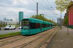 VGF Bombardier Flexity Classic S-Wagen 211+2xx als Linie 20 Stadionverkehr am 23.04.22 in Frankfurt