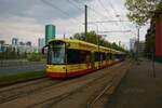 VGF Bombardier Flexity Classic S-Wagen 226+2xx als Linie 20 Stadionverkehr am 23.04.22 in Frankfurt