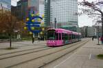 VGF Bombardier Flexity Classic S-Wagen 242 am 03.12.22 in Frankfurt am Main