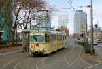 VGF Düwag O-Wagen 111 am 10.12.22 in Frankfurt am Main als Weihnachtsmarkt Tram