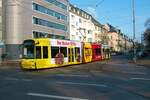 VGF Bombardier Flexity Classic S-Wagen 212 am 10.12.22 in Frankfurt am Main