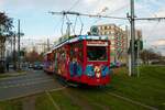 VGF Ebbelweiexpress K-Wagen 106 am 10.12.22 in Frankfurt am Main als Weihnachtsmarkt Tram
