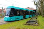 VGF Straßenbahn Frankfurt Alstom Citadis SX05 T-Wagen 302 am 08.04.23 in Frankfurt Schwanheim im Rahmen des Osterhasenexpress