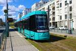 VGF Straßenbahn Frankfurt Alstom Citadis SX05 T-Wagen 307 am 11.04.23 in Frankfurt auf der Linie 17