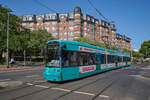 Wagen 249 der Verkehrsgesellschaft war am 25.07.2026 auf dem Weg von Fechenheim zum Gustavsburgplatz im Gallusviertel unterwegs. In K�rze wird die Haltestelle Allerheiligentor erreicht.