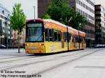 01.06.08: eine prickelnde Werbung trgt der S-Wagen 231. Mit seiner Fanta-Werbung konnt ich ihn am Willy-Brandt-Platz vom hauptbahnhof kommend ablichten. Unterwegs auf der Linie 12 fhrt er zur Hugo-Junkers-Strae in Fechenheim.