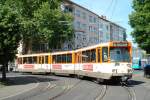 VGF Wagen 653 mit der Linie 14 nach Bornheim mit Werbung fr Bauhaus.
Aufgenommen am Sd Bf Frankfurt im Juli 2006.