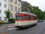 Nach der Haltestelle Stresemannallee / Gartenstrae biegen die Straenbahnen in Fahrtrichtung Niederrad und Schwanheim in die Paul-Ehrlich-Strae ein, um anschlieend an der nchsten Weiche rechts zur