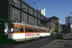 Frankfurt Tw 232 mit Bw 1239 als Verstärker-Zug während der Buchmesse. Aufnahme in der Mannheimer Straße südlich des Hauptbahnhofs, 10.10.1987.