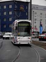 VGF Straenbahn Linie 18 am 12.12.11 mit Tw 245 an der Friedberger Warte 