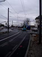 Tw 245 fhrt am 12.12.11 in Richtung Frankfurt City auf der neuen Linie 18 