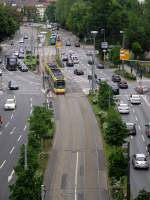 Ein VGF S-Wagen und ein Pt-Wagen im Hintergrund auf der Linie 18 am 31.05.13 