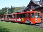 Hier ist ein Pt-Wagen im Bahnhof Neu Isenburg bei Frankfurt am Main zusehen. An diesem Herbsttag fuhr er auf der Linie 14.