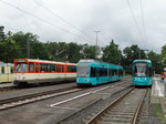 VGF Düwag Pt-Wagen 748, R-Wagen 038 und Bombardier S-Wagen 236 am 25.06.16 bei der Stadion Haltestelle.