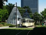 VGF Düwag L-Wagen 124 am 10.07.16 in Frankfurt Messe als Pendelverkehr zum Sommerfest im Verkehrsmuseum