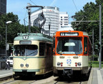 Dieses Bild Entstand bei dem Pendel verkehr Schwanheim --> Messe zum Sommerfest 2016 im Verkehrsmuseum.
Links auf dem Bild der N-Wagen 112 in Richtung Schwanheim.
Rechts auf dem Bild der Pt-Wagen 748 Richtung der Messe Schleife.

Mehr Bilder auf Facebook unter  Bahnfahrt2000  oder unter  Nahverkehr aus Frankfurt am Main   
--
(c)
Bahnfahrt2000