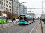 VGF Bombardier S-Wagen 220 als Doppeltraktion auf der Linie 20 beim Ausrücken in Frankfurt am Main am 26.11.16