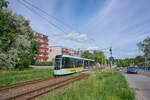 Am 04.06.2026 war Skoda 46T 319 der Stadtverkehrsgesellschaft mbH Frankfurt (Oder) auf Linie 1 vom Stadion nach Neuberesinchen unterwegs. Gerade hat der Wagen die Haltestelle Johann-Eichorn-Stra�e verlassen.