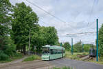 Die beiden GT6m 303 und 306 der Stra�enbahn Frankfurt /Oder begegneten sich am 04.06.2026 an der Haltestelle Kopernikusstra�e. 303 kam als Linie 4 von Markendorf Ort und war unterwegs zur Lebuser Vorstadt. Wagen 306 war auf Linie 3 unterwegs und wart ...