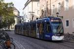 FREIBURG im Breisgau, 20.10.2019, Zug Nr. 304 als Tram1 nach Landwasser in der Bertoldstraße zwischen den Haltestellen Bertoldsbrunnen und Stadttheater