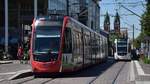 Straßenbahn mit Begegnungen CAF Urbos Nr. 308 und Nr. 312 erreichen die Haltestelle Stadttheater - Aufgenommen am 02.06.2019