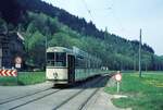 VAG Freiburg___Tw 203 [DUEWAG;GT8,1972,GEAMATIC] an der Haltestelle 'Wiesenweg' am Ortseingang von Günterstal auf Rückwärtsfahrt nach Günterstal Endstation.___20-04-1974