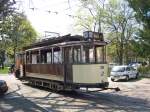 Tw 38 wird hier bei seinem Umzug in den Betriebshof Urachstrae geschoben am 21.04.2006