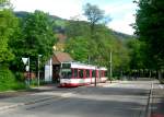 Die idyllische Endhaltestelle Günterstal der Freiburger Straßenbahn mit Tw 262 am 05.05.2012
