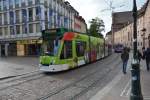 Diese Siemens Combino mit der Nummer  274  fährt am 18.10.2015 als Sonderfahrt durch Freiburg im Breisgau.