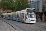 Diese Siemens Combino mit der Nummer  273  fährt am 18.10.2015 als Sonderzug durch Freiburg im Breisgau.