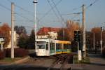 Gera - GVB/Linie 2 - 206 befhrt am 08.11.2011 das Gleisdreieck vor der Hst.