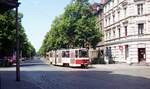 Straßenbahn Görlitz, Niederschlesien__Tw 11 [KT4D-C; ČKD Tatra, 1990; spätere Nr.2311] auf Linie 2 von Biesnitz kommend biegt ab auf den Sechs-Städte-Platz.__28-06-1992 