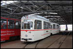 Betriebsruhe hielt am 12.12.2018 dieser Oldtimer, Tram Bahn 43, in der Wagenhalle der Gothaer Straßenbahn.